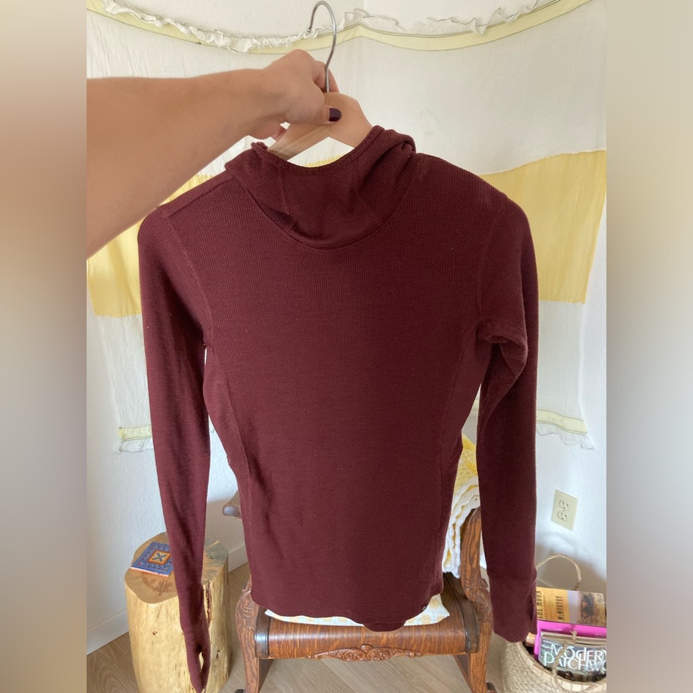 Mountain Hardwear maroon long sleeve